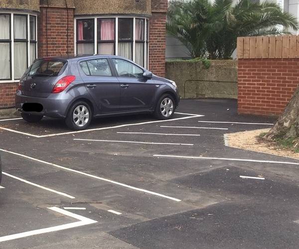 Parking on Kings Avenue, SW4