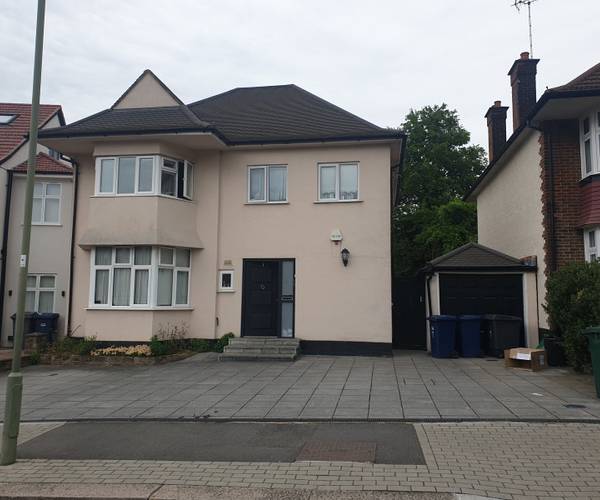 Cheyne Walk, NW4