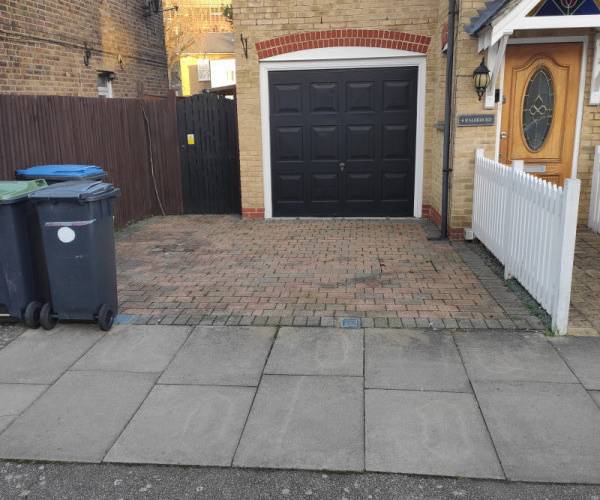 Parking on Raleigh Road, EN2