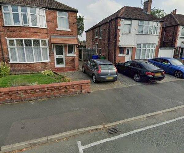 Parking on Heaton Road, M20