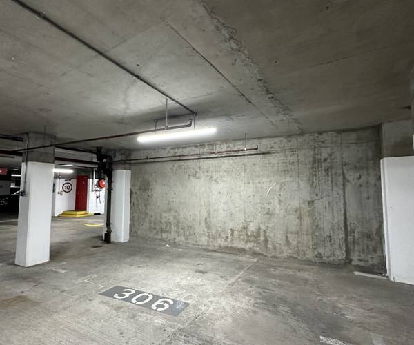 Parking on Queen Elizabeth Street, SE1
