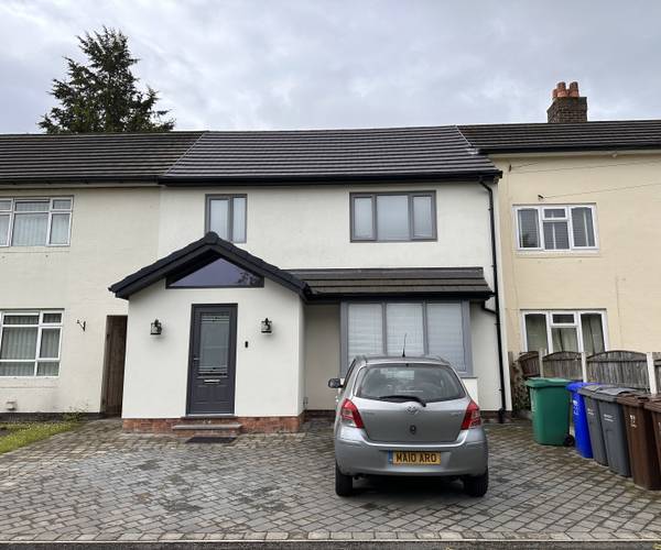 Parking on Bowland Road, M23
