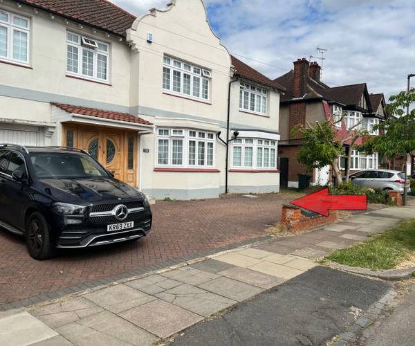 Parking on Ashurst Road, EN4