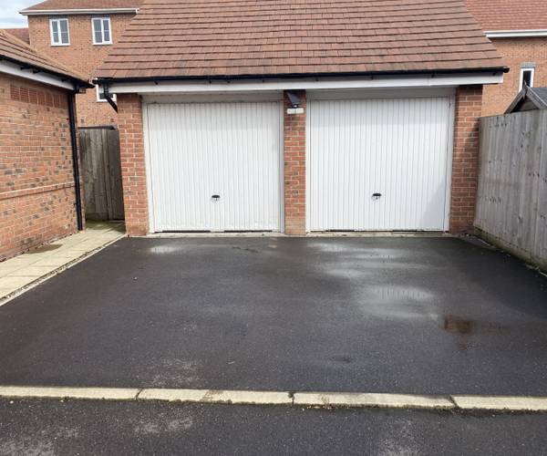 Parking on Kings Sconce Avenue, NG24