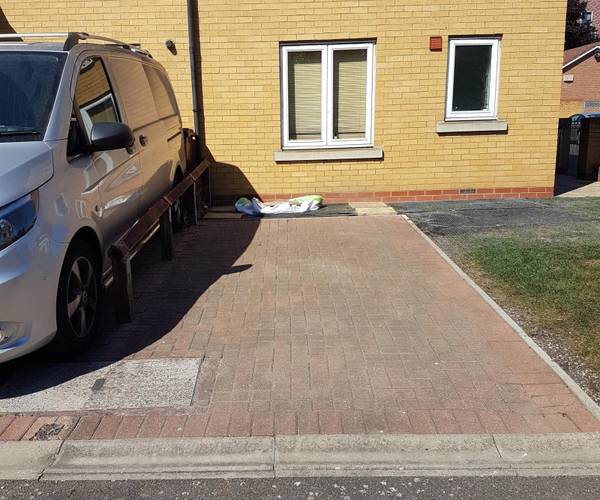 Parking on Merriam Avenue, E9