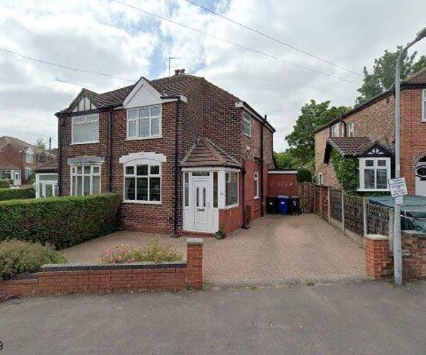 Parking on Downham Crescent, M25