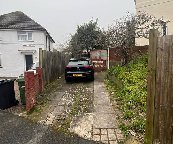 Manor Hill, BN2