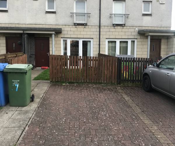 Parking on Belvidere Avenue, G31