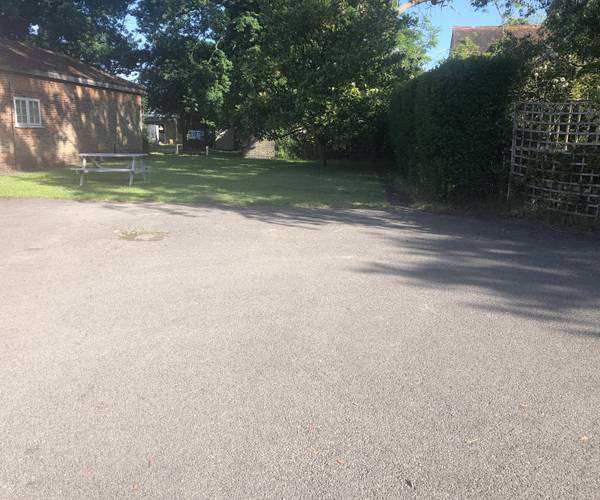Parking on Ironsbottom, RH2