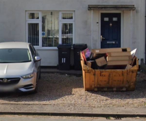Parking on Verney Avenue, B33