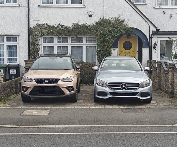 Parking on Victoria Avenue, UB10