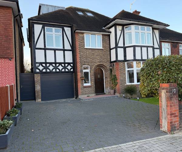 Hoadly Road, SW16