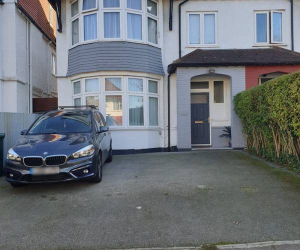 Parking on Woodstock Avenue, NW11