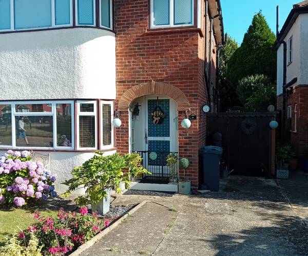 Parking on Wimborne Avenue, RH1