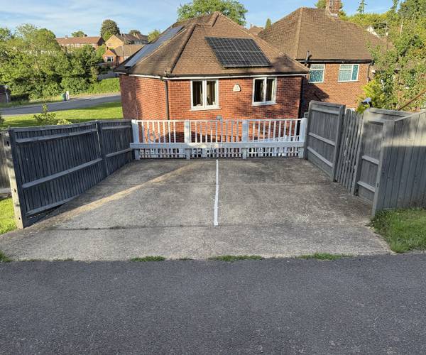 Parking on Youens Road, HP12