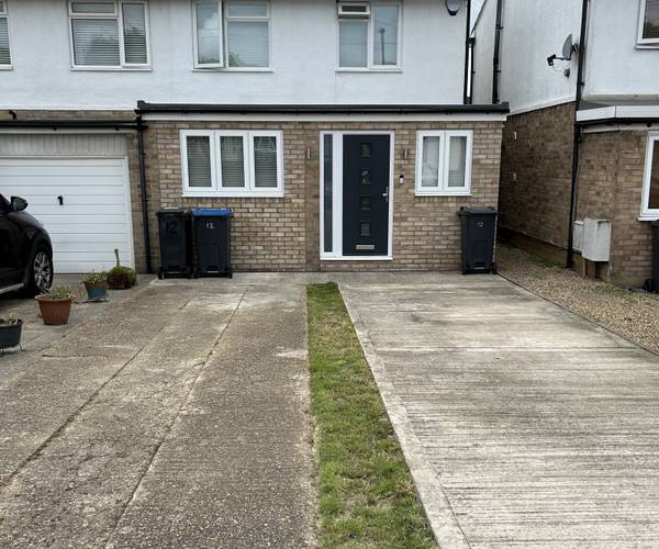 Parking on Dinsdale Gardens, SE25