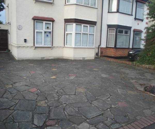 Parking on Sunnyside Gardens, RM14