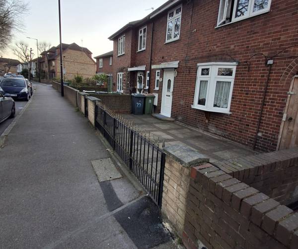 Parking on Hermit Road, E16