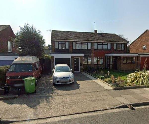 Parking on Gilpin Crescent, TW2