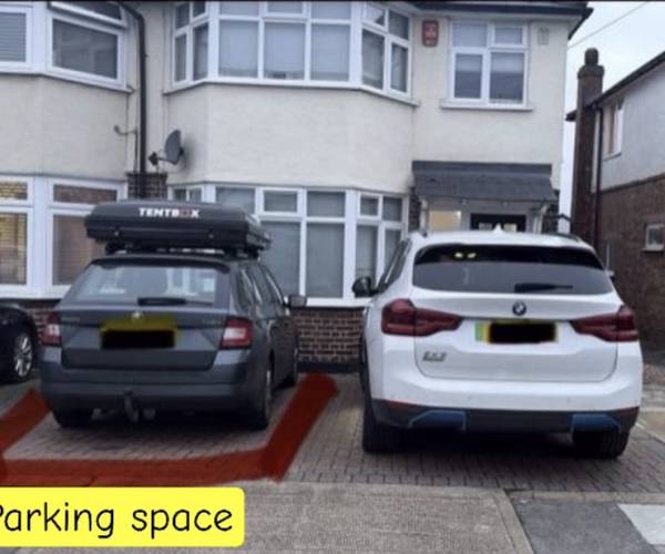 Parking on Drayton Gardens, UB7
