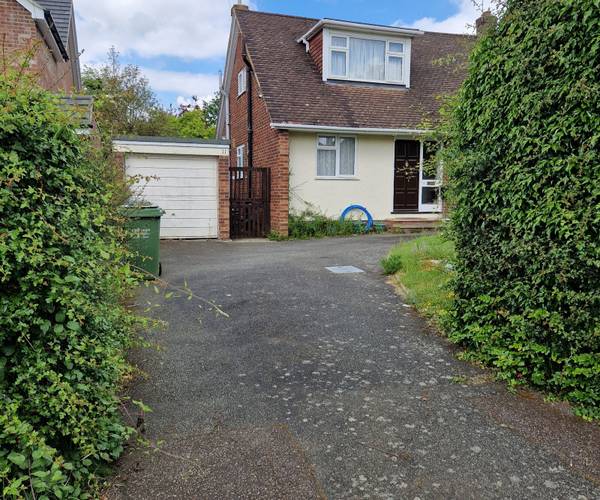 Parking on Chenies Avenue, HP6
