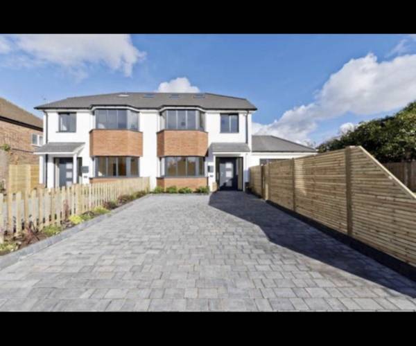 Parking on Quinton Road, KT7