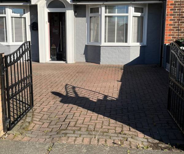 Muirhead Avenue East, L11