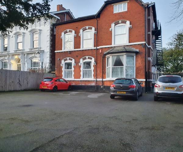 Parking on Trinity Road, B6
