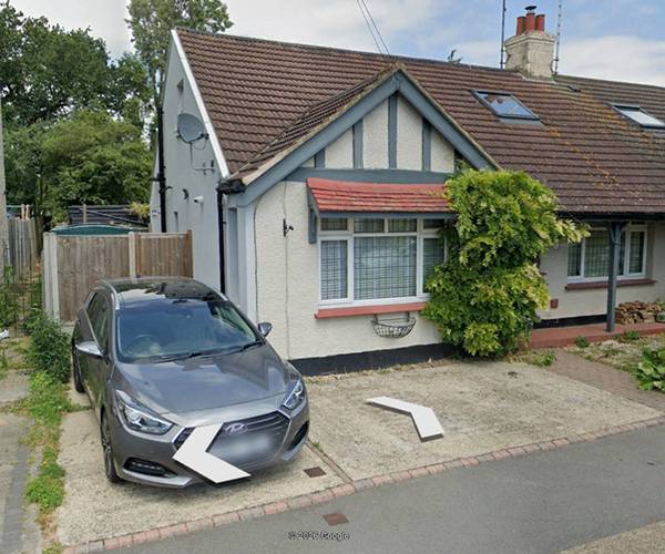 Parking on Ronald Hill Grove, SS9