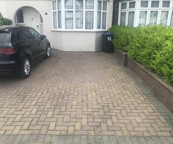 Parking on Windermere Avenue, SW19