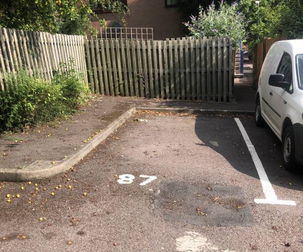 Parking on New Walls, BS4