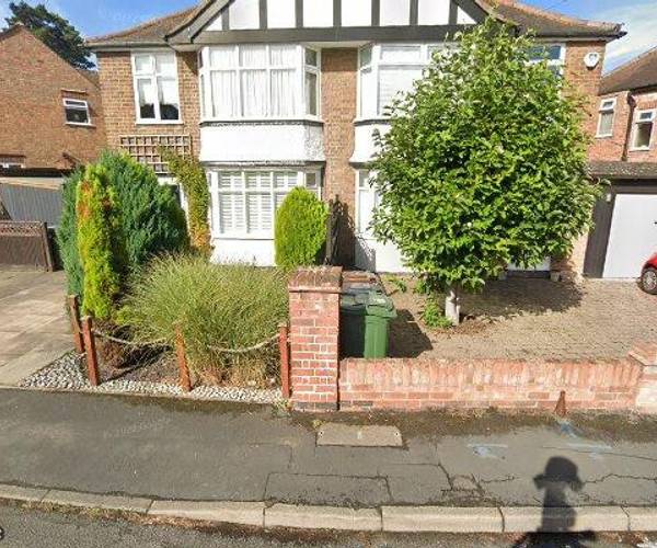 Cedar Road, LE11