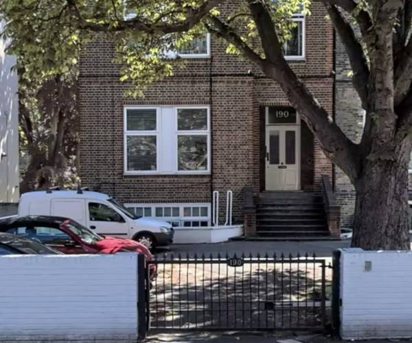 Parking on Cedars Road, SW4