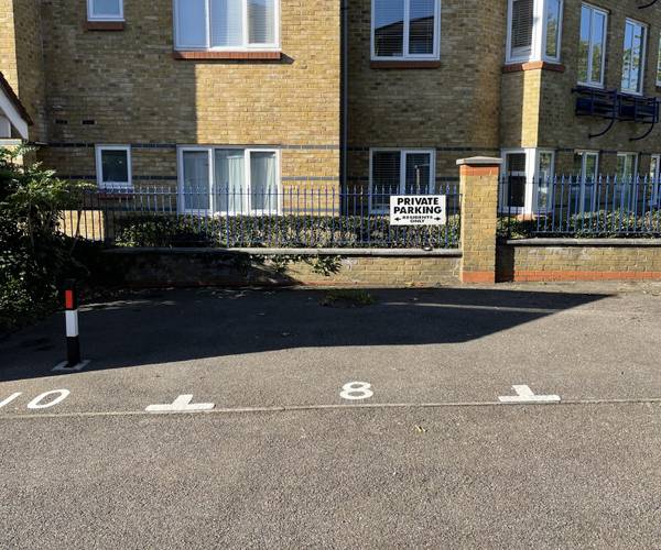 Parking on Heron Drive, N4