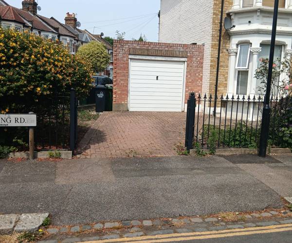 Leyspring Road, E11