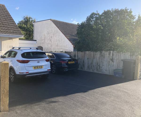 Parking on Philip Avenue, EX31