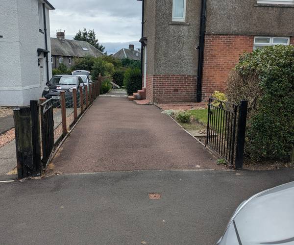 Parking on Threestanes Road, ML10