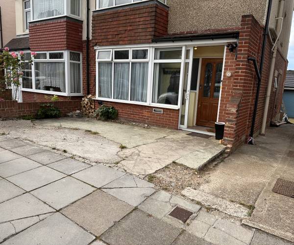 Parking on St. Georges Road, PO6