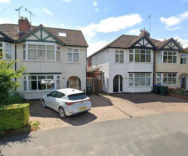 Parking on Woodside Avenue North, CV3