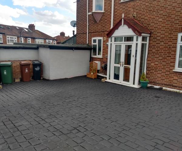 Parking on Larkshall Road, E4