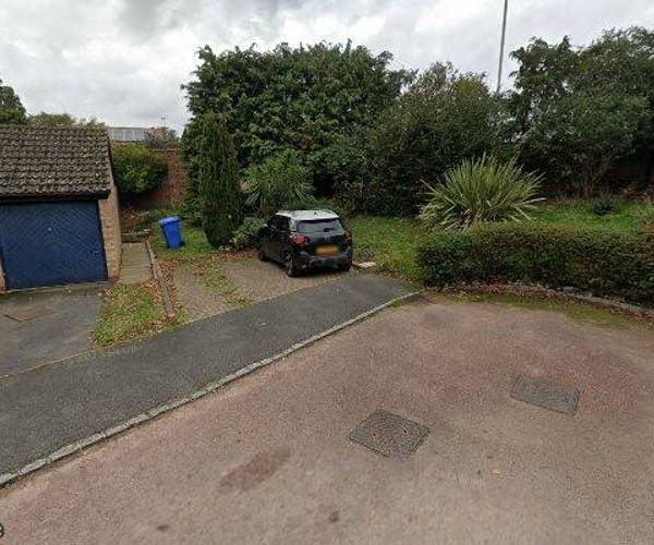 Parking on Charlbury Close, RG12
