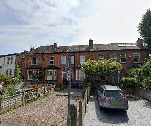 Parking on Monton Road, M30