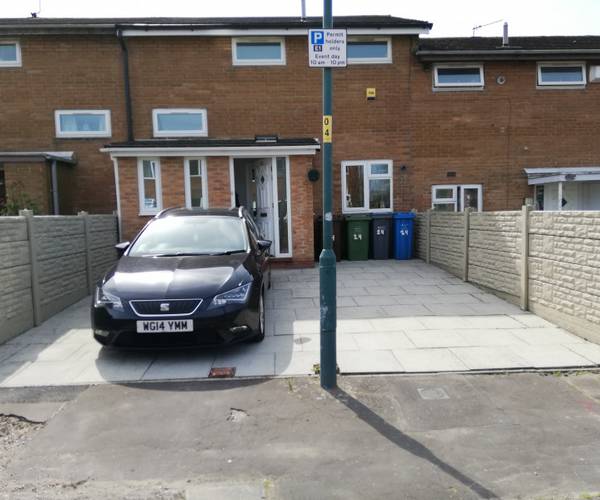 Parking on Havana Close, M11