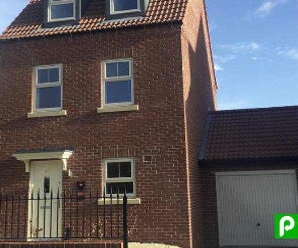 Parking on Weaving Gardens, NG5