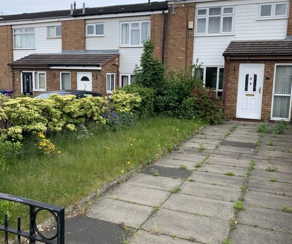 Parking on Rocastle Close, L6