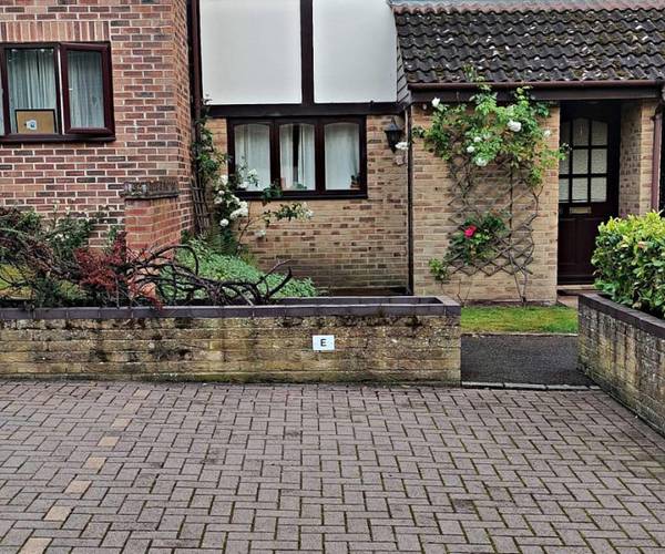Parking on Brooklands Road, KT13