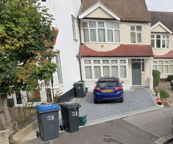 Dixon Road, SE25