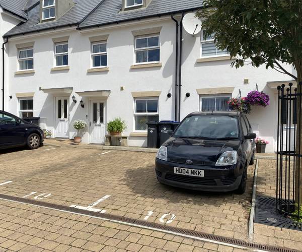 Parking on Jay Rise, SP2