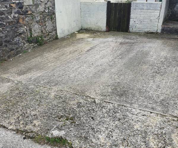 Parking on Embankment Road, PL4
