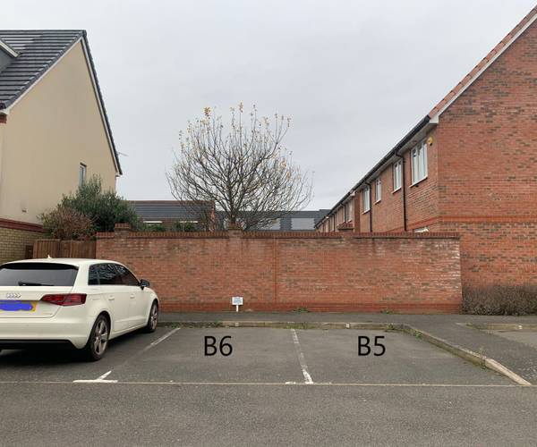 Parking on Holywell Way, TW19